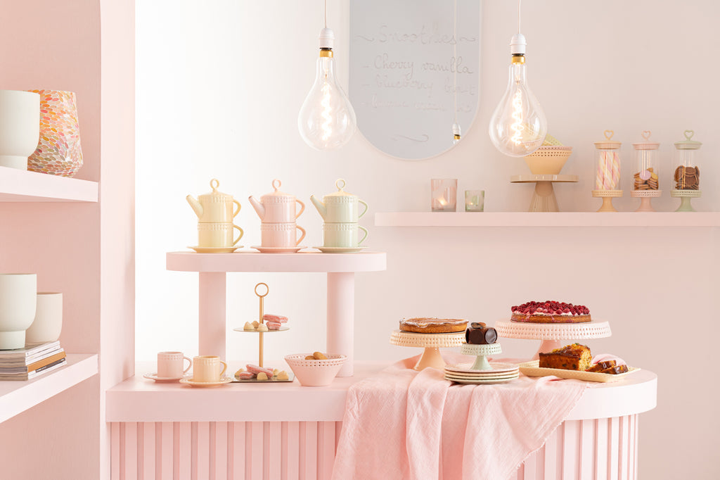 Kop en schotel keramiek roze
