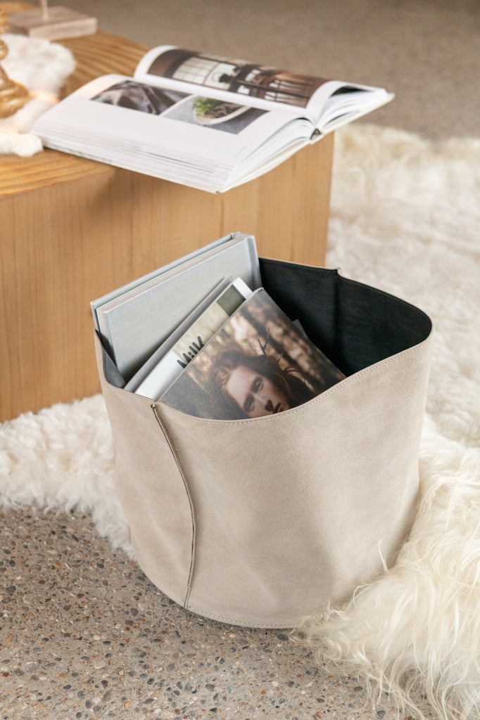 Ronde lage beige leren opbergmand